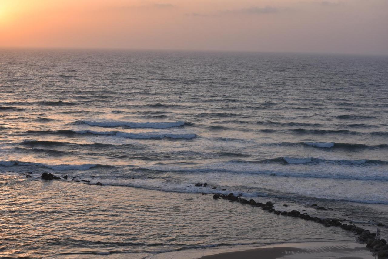 Penthouse Apartment On The Beach Bat Yam Ngoại thất bức ảnh