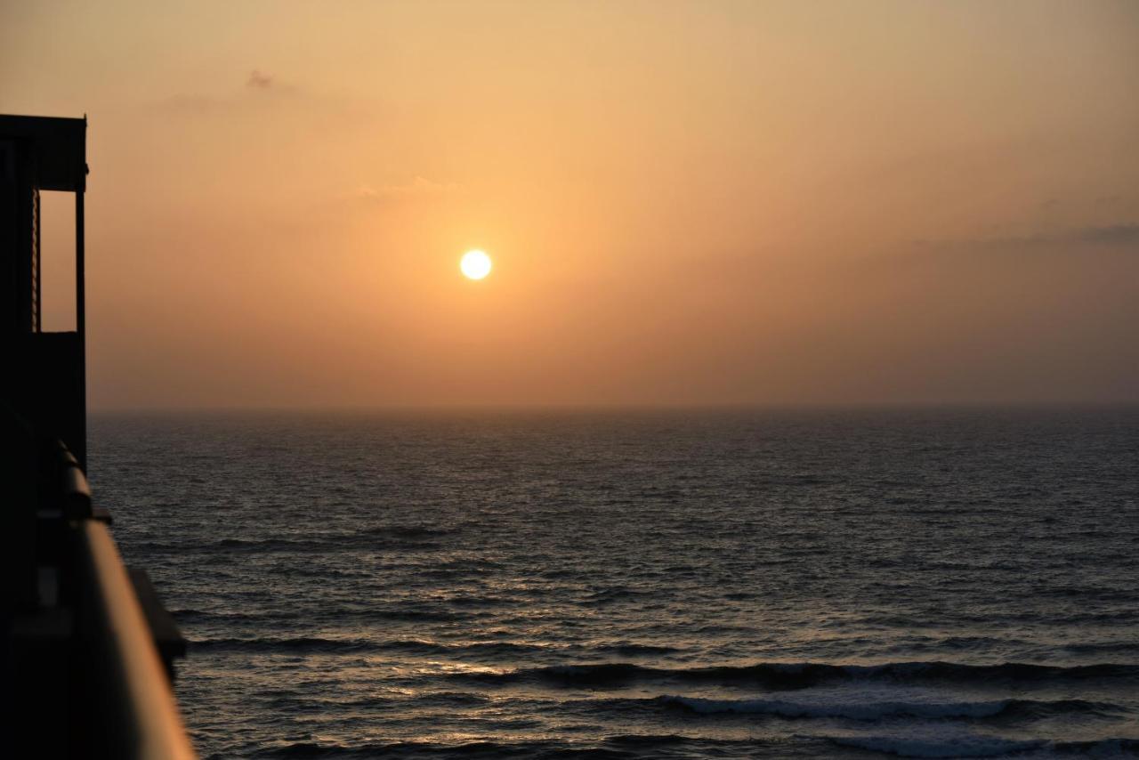 Penthouse Apartment On The Beach Bat Yam Ngoại thất bức ảnh
